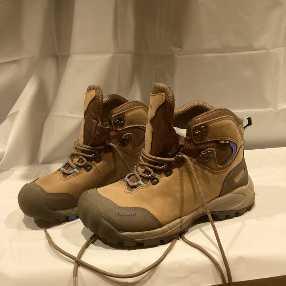 TREKSTA ALTA GTX WOMENS HIKING BOOTS SZ.7